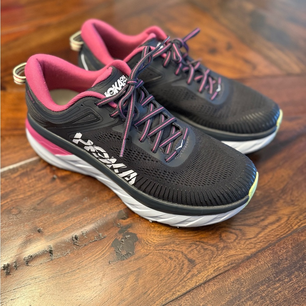 Hoka One One Bondi 7 Size 11 Women's Black and Pink Athletic Shoes MSRP $175